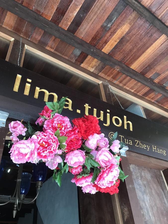 Hotel Lima.Tujoh Kuching Exterior foto